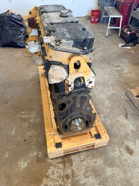 C-18 CATERPILLAR LONG BLOCK - Genuine - Image 2