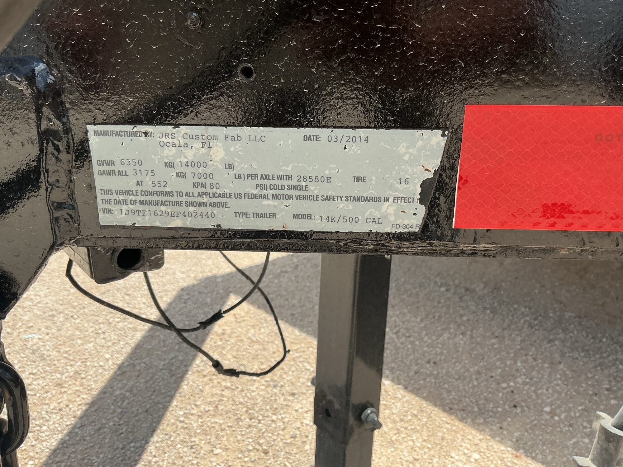 Trailer with Built in 500 Gal Fuel Cell - Image 3