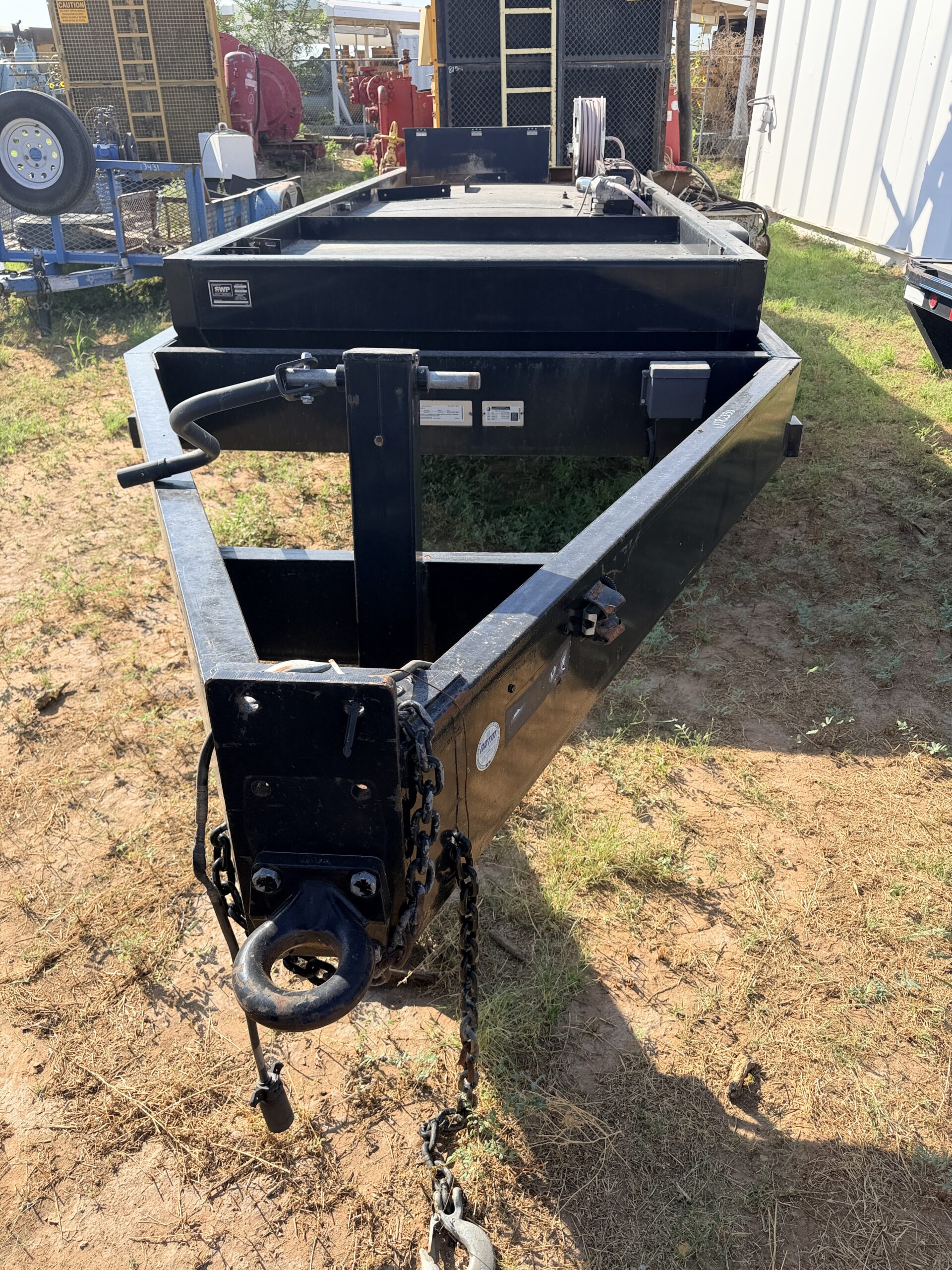 HD Trailer WITH LARGE FUEL CELL