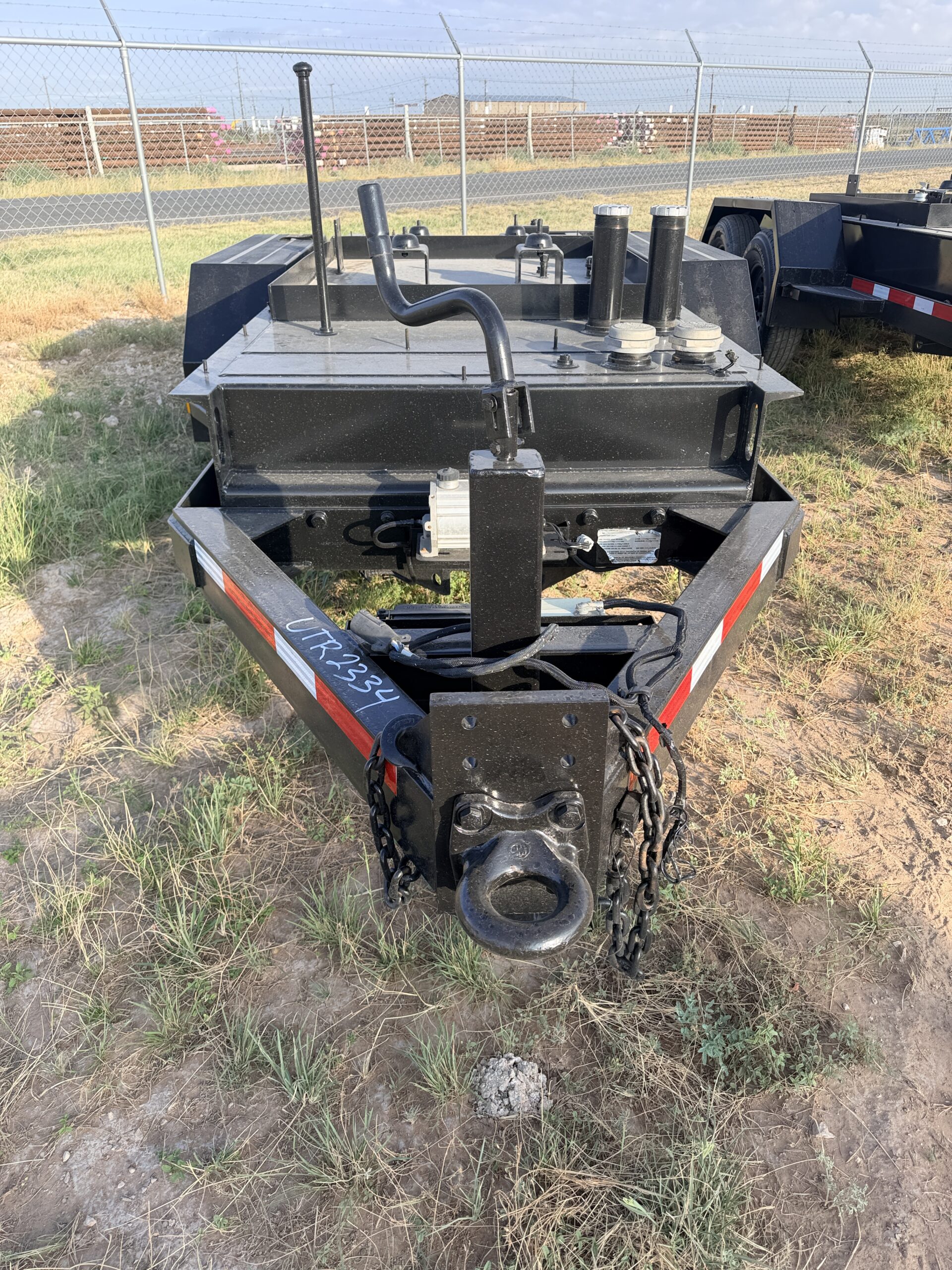 GEN SET TRAILER by CAT w Tandem 7000# axles with Electric Brakes, Pintle Hitch; - Image 2