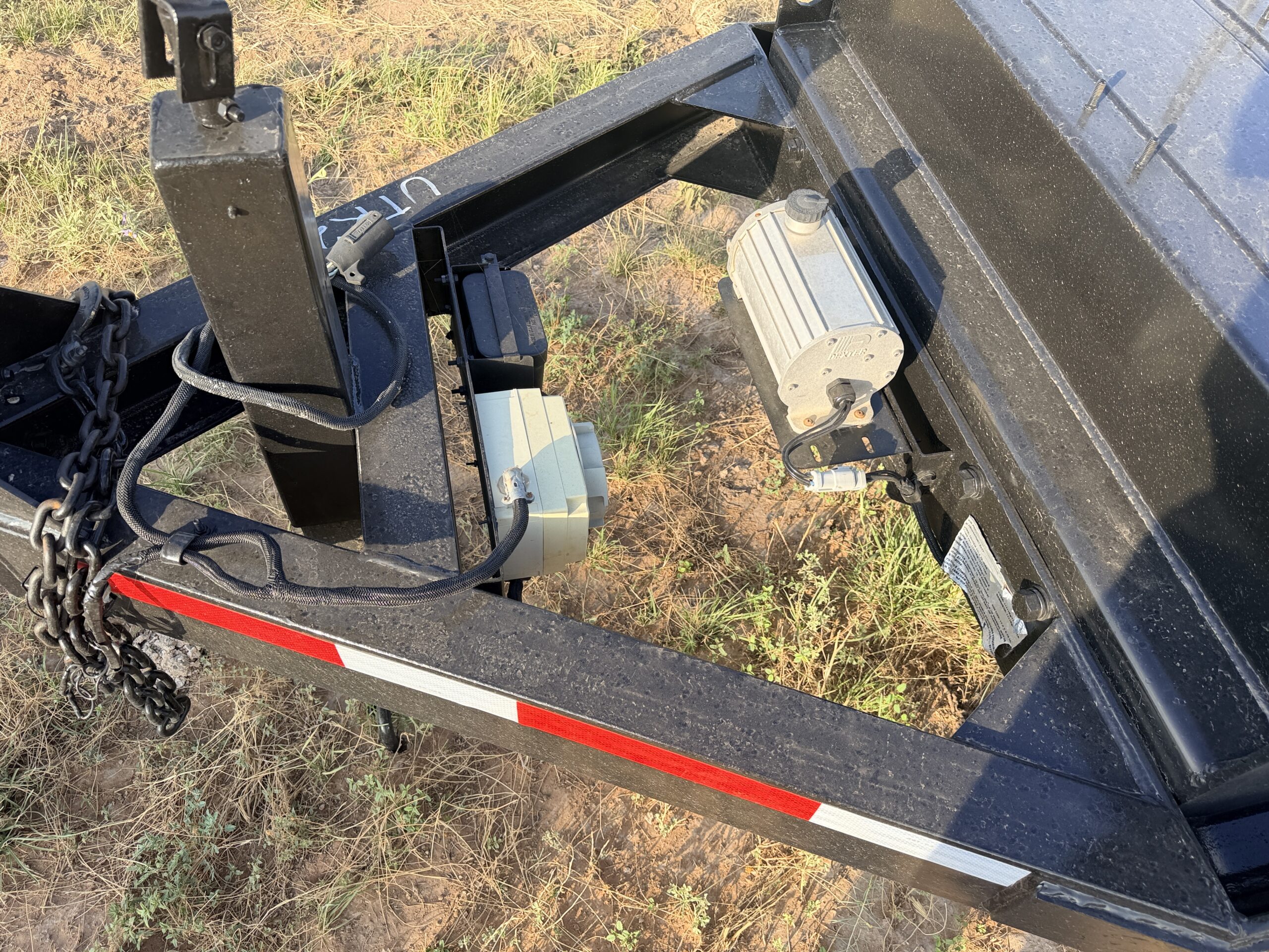 GEN SET TRAILER by CAT w Tandem 7000# axles with Electric Brakes, Pintle Hitch; - Image 10