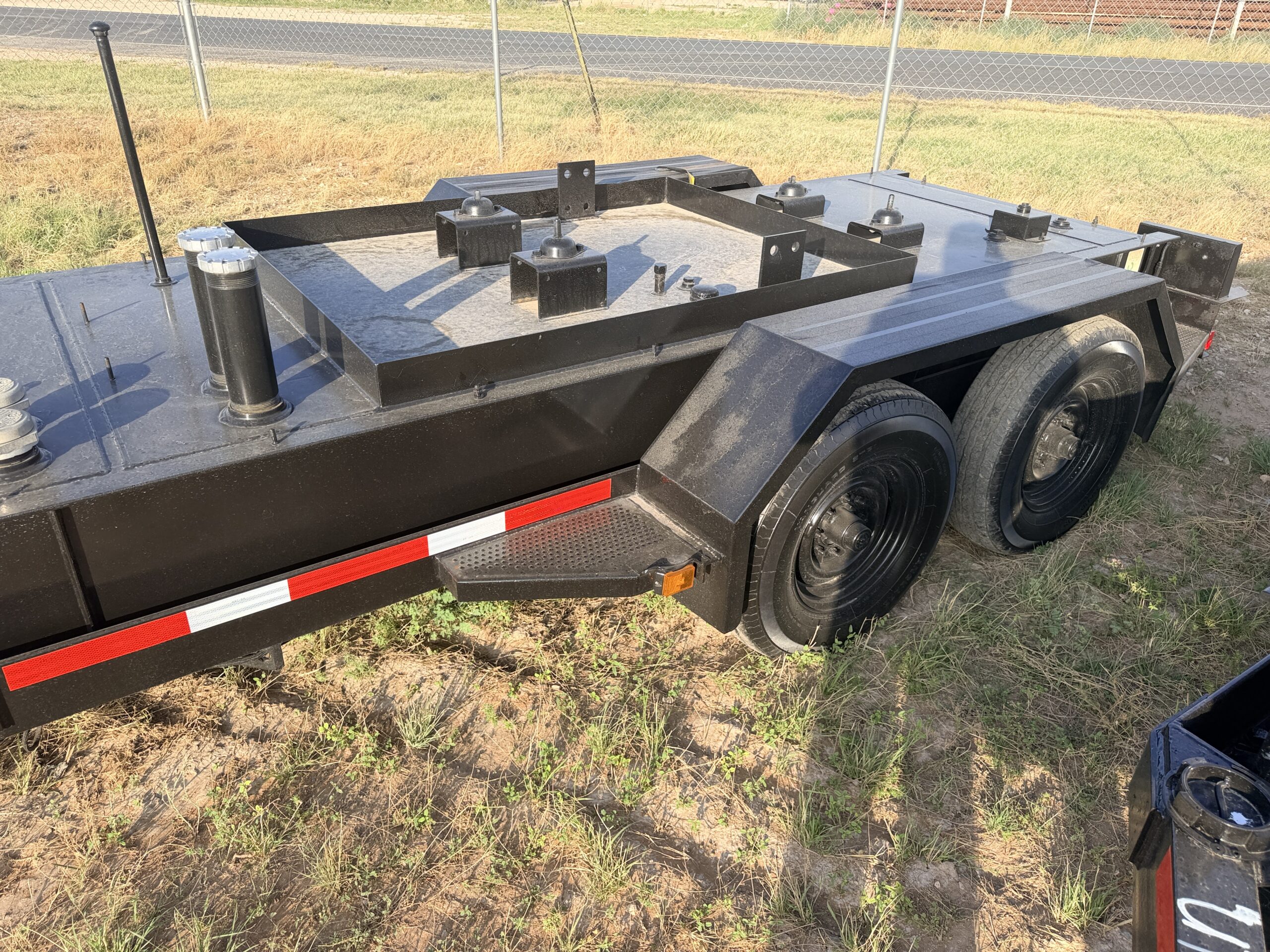 GEN SET TRAILER by CAT w Tandem 7000# axles with Electric Brakes, Pintle Hitch; - Image 6