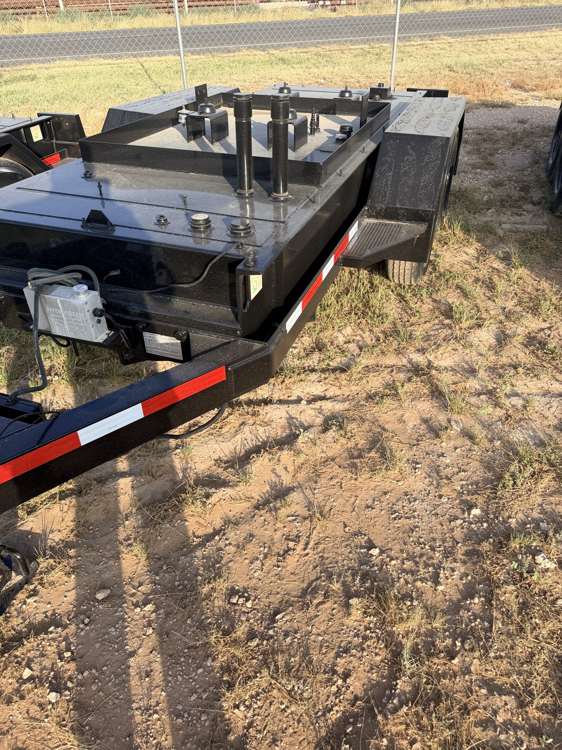 CAT XQ Trailers with Tanks - Image 4