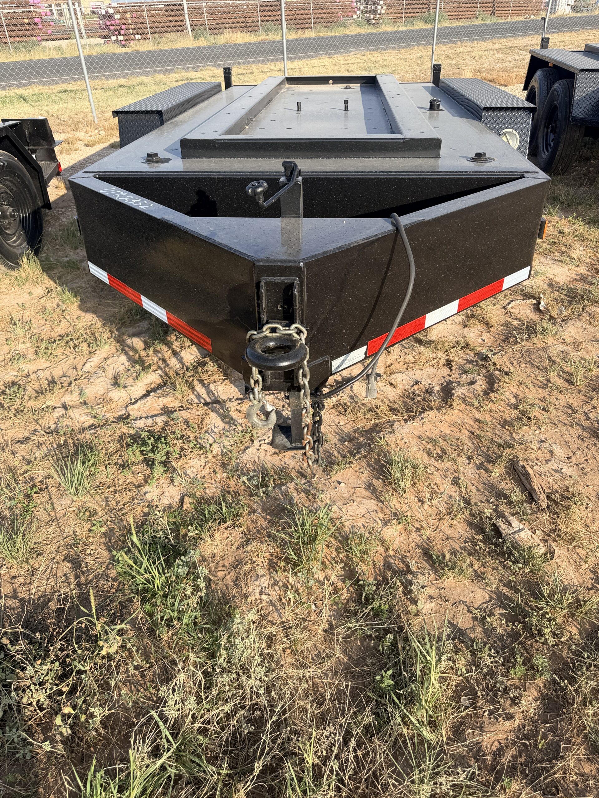 Trailer with Built in 500 Gal Fuel Cell - Image 7