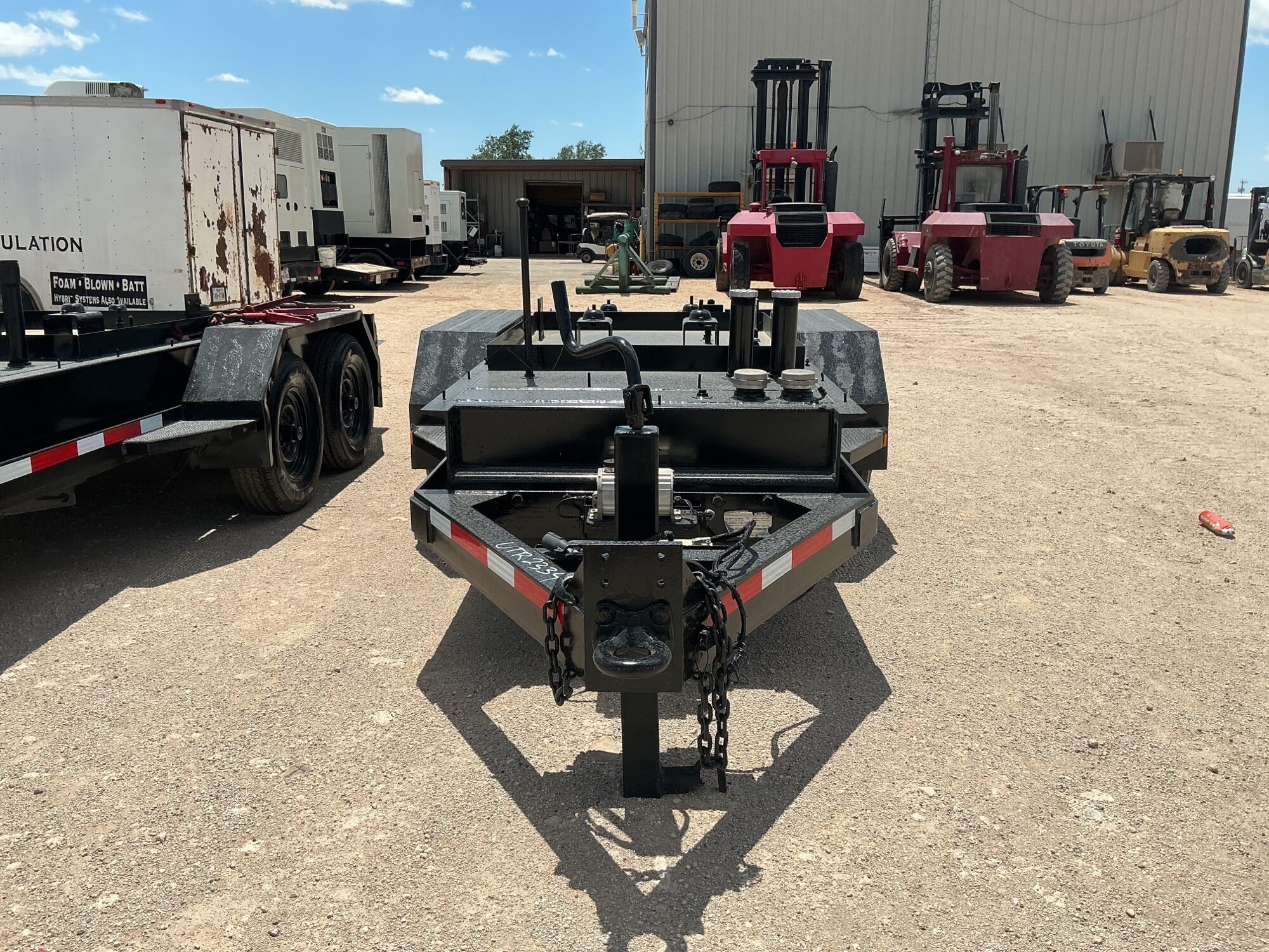 GEN SET TRAILER by CAT w Tandem 7000# axles with Electric Brakes, Pintle Hitch; - Image 8