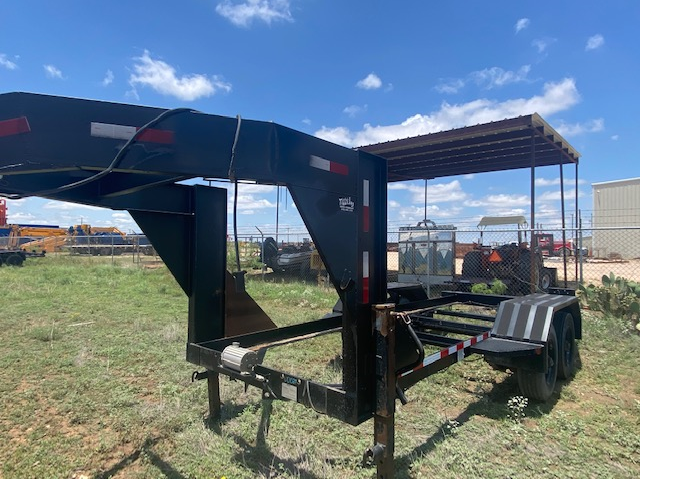 TRAILER, Tandem Axle Gooseneck XQ500s GVWR of 19590lbs. - Image 3